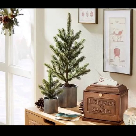 Hearth & Hand Other - Hearth and Hand Letters to
Santa Mailbox